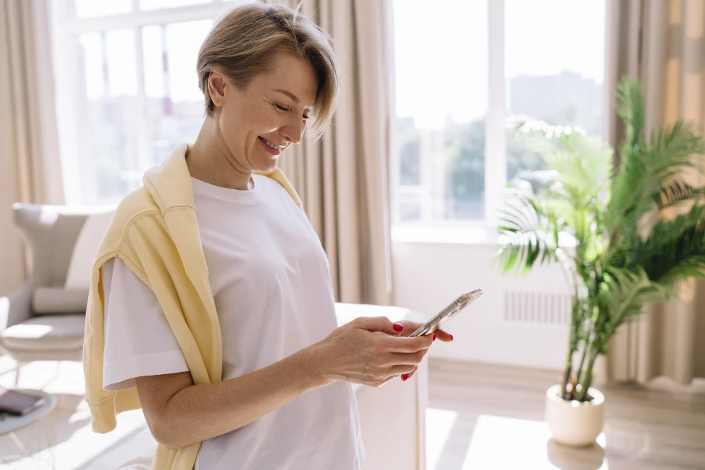woman on smart phone